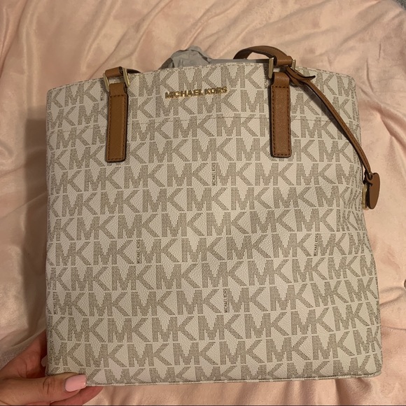 Michael Kors Medium Sized Tote | Used in great condition! - Picture 14 of 14